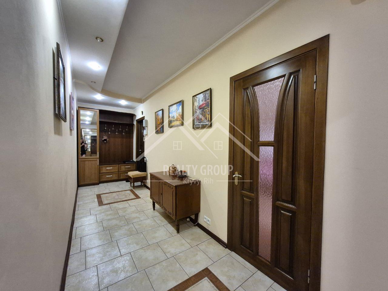 Продаж 3-кімнатної квартири 72 м², Миколи Світальського вул.