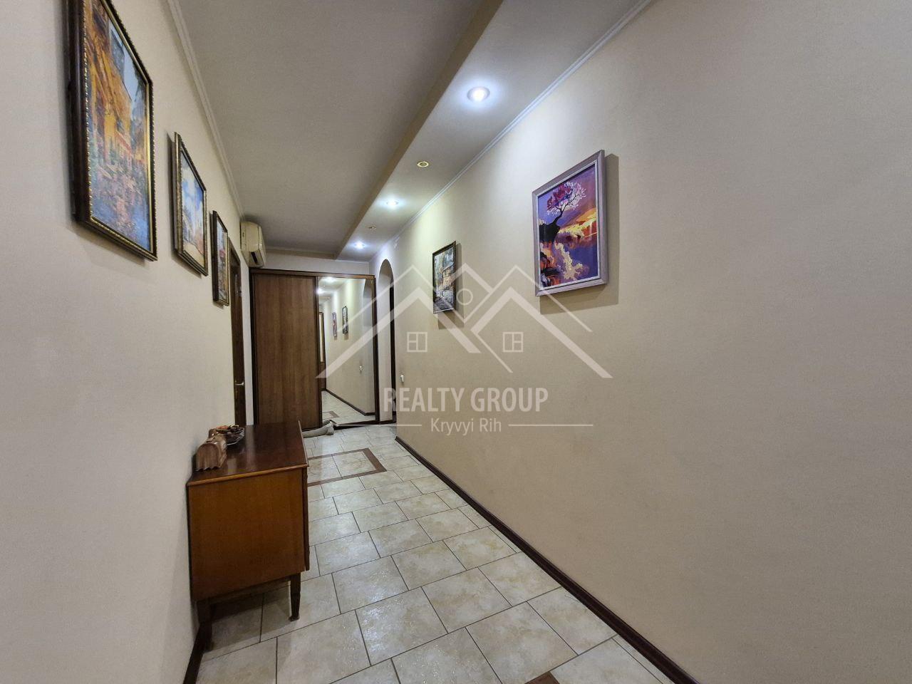 Продаж 3-кімнатної квартири 72 м², Миколи Світальського вул.