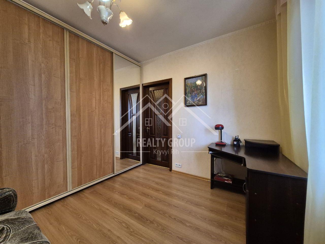 Продаж 3-кімнатної квартири 72 м², Миколи Світальського вул.
