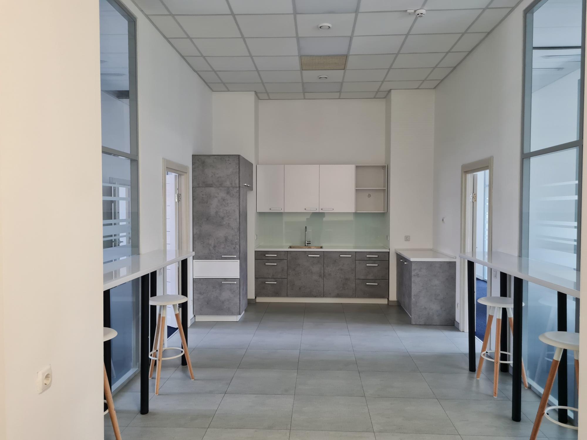 Оренда офісу 1390 м², Олени Теліги вул., 6