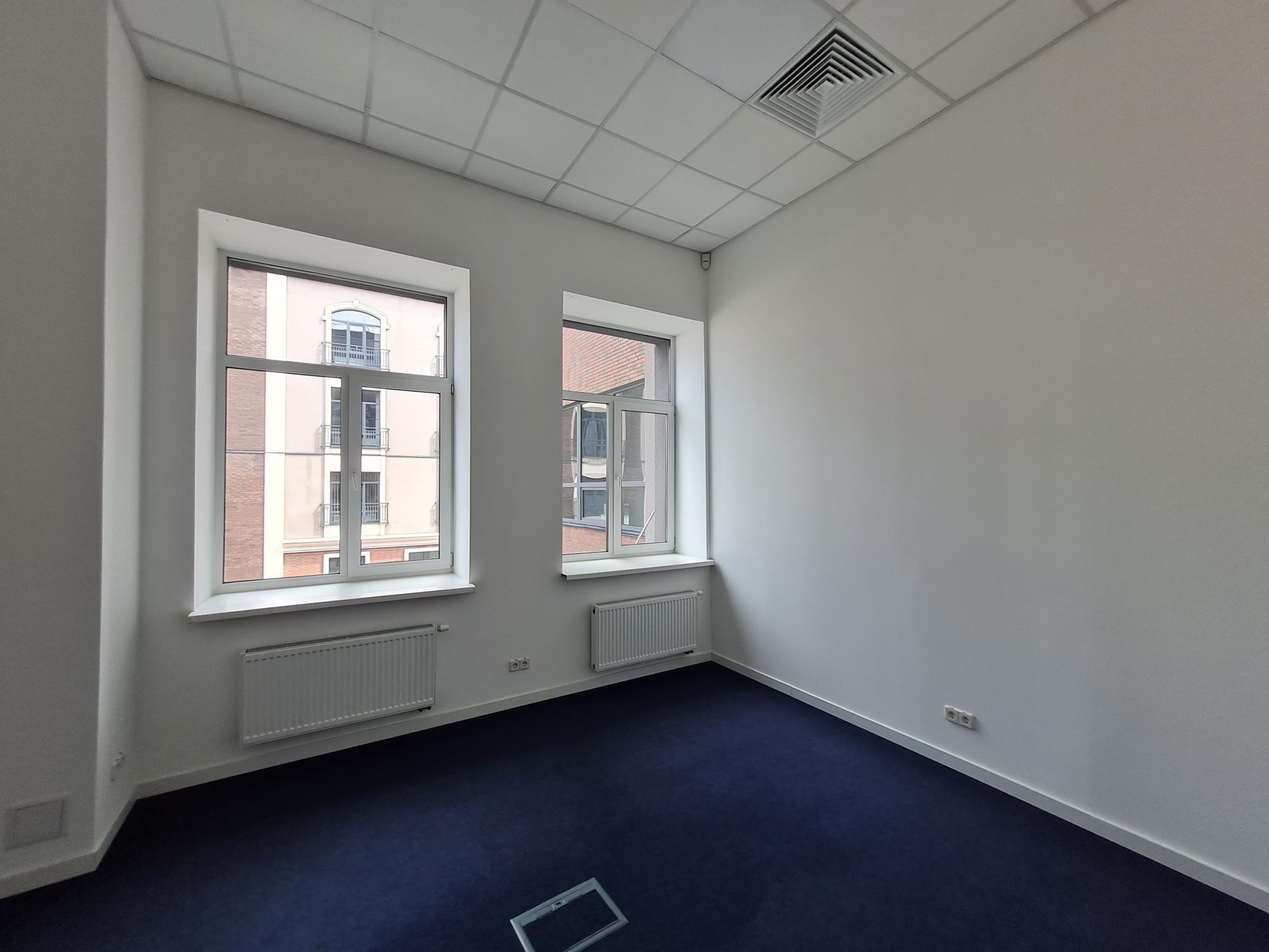 Оренда офісу 1390 м², Олени Теліги вул., 6