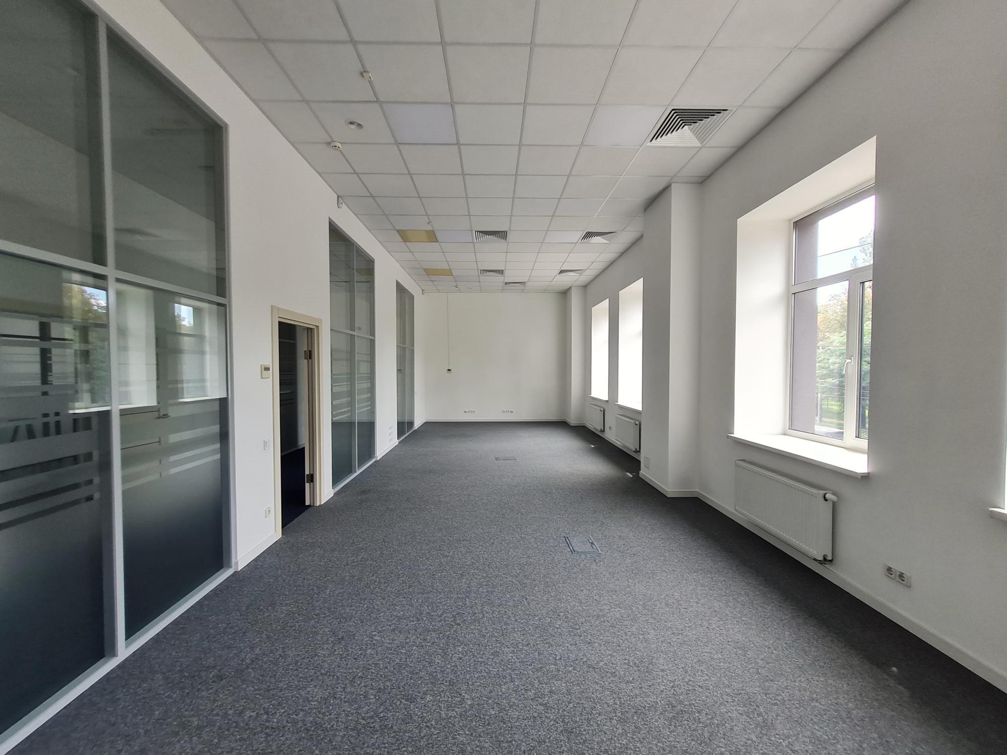 Оренда офісу 1390 м², Олени Теліги вул., 6