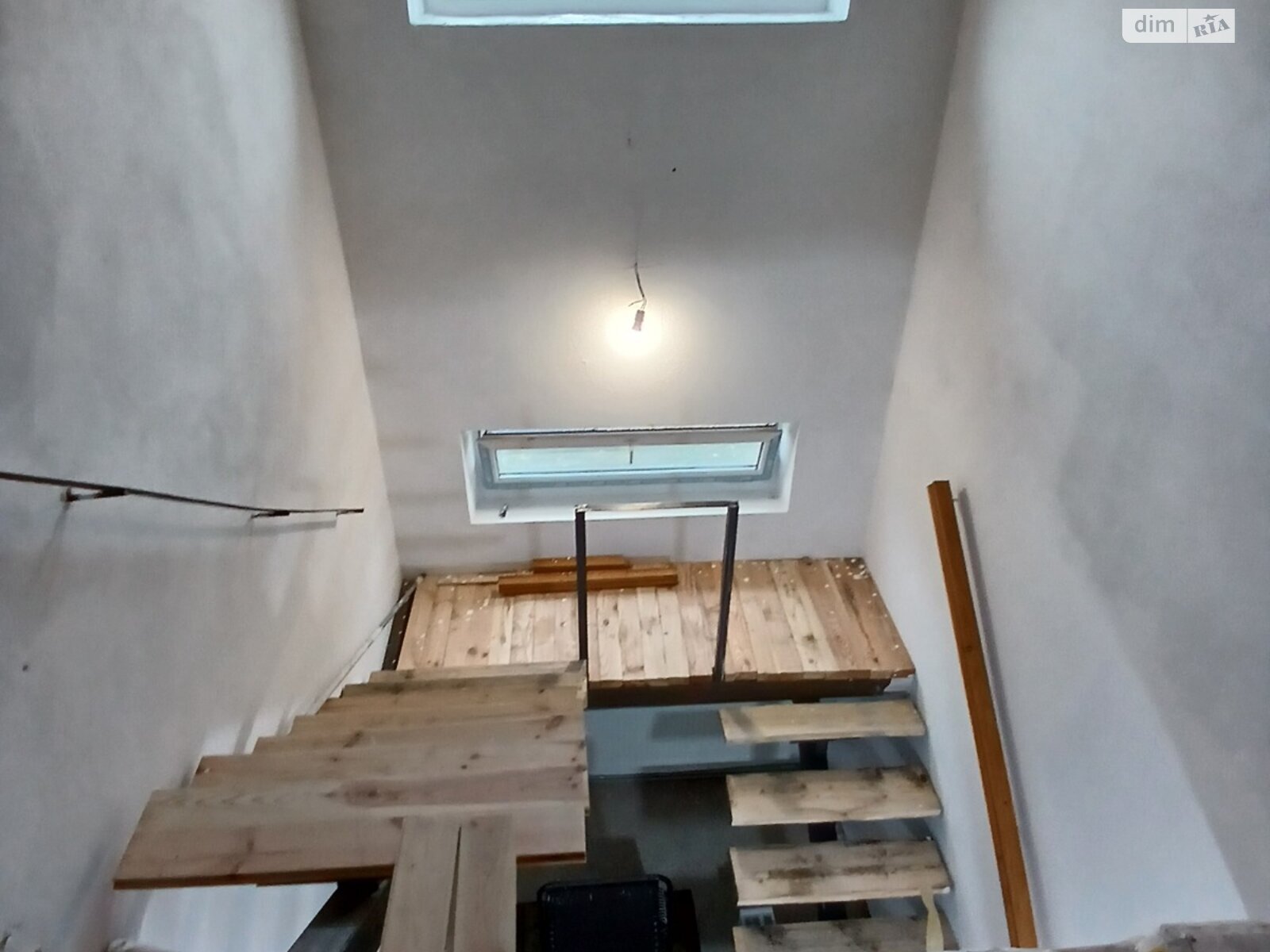 Продаж будинку 216 м²