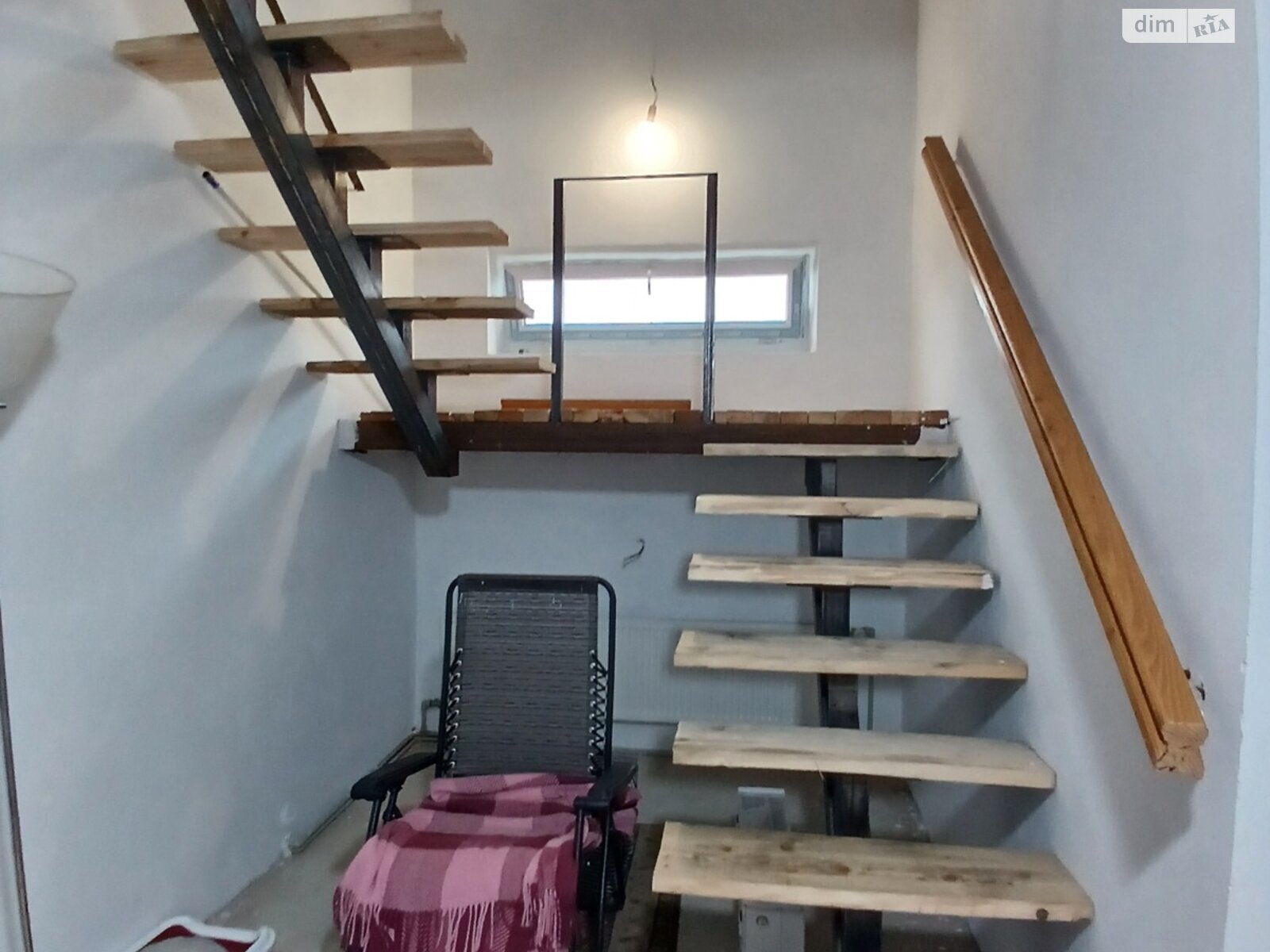 Продаж будинку 216 м²