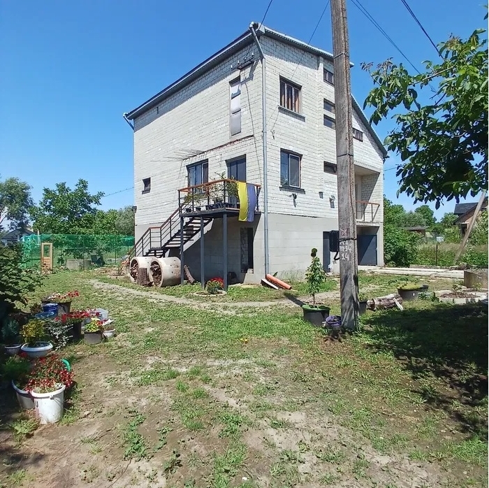 Продаж будинку 216 м²