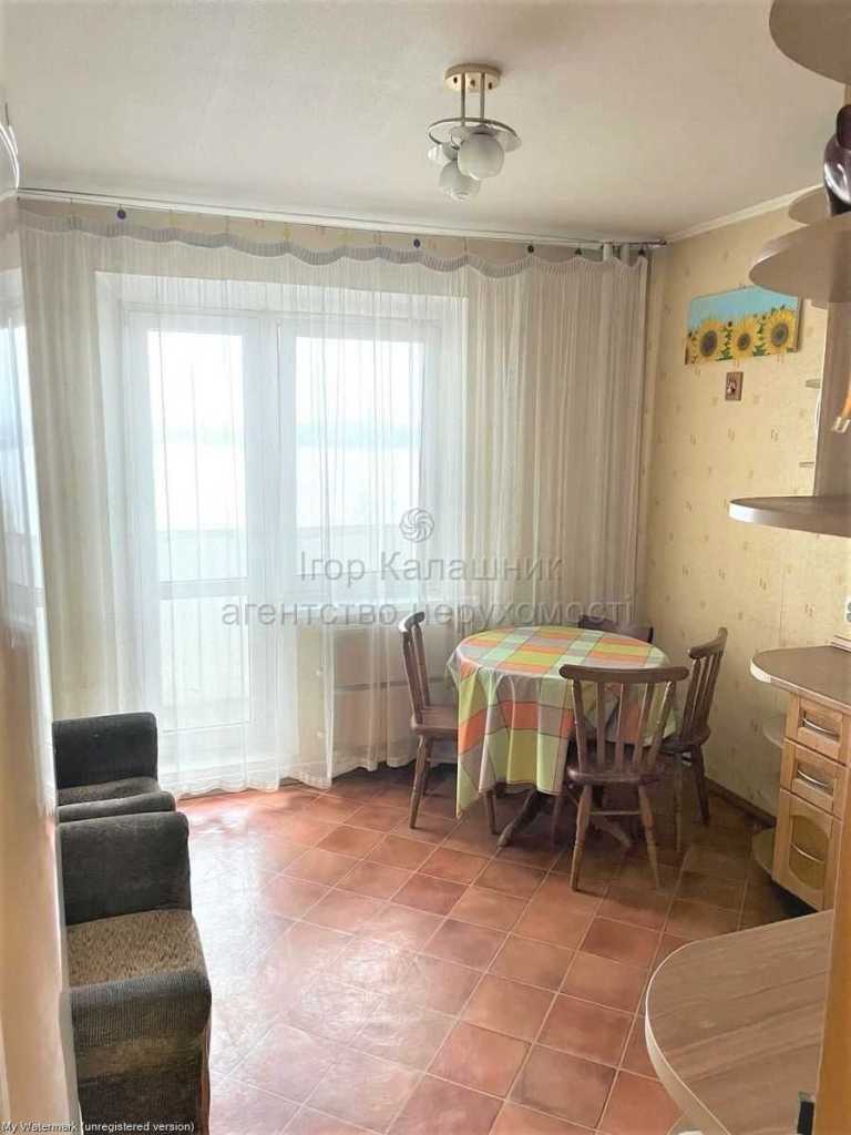Продажа 1-комнатной квартиры 45 м², Ревуцкого ул., 42Б
