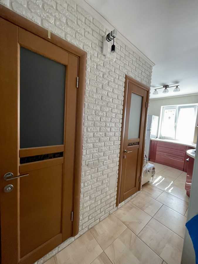 Продажа 2-комнатной квартиры 52 м², Сержа Лифаря ул.