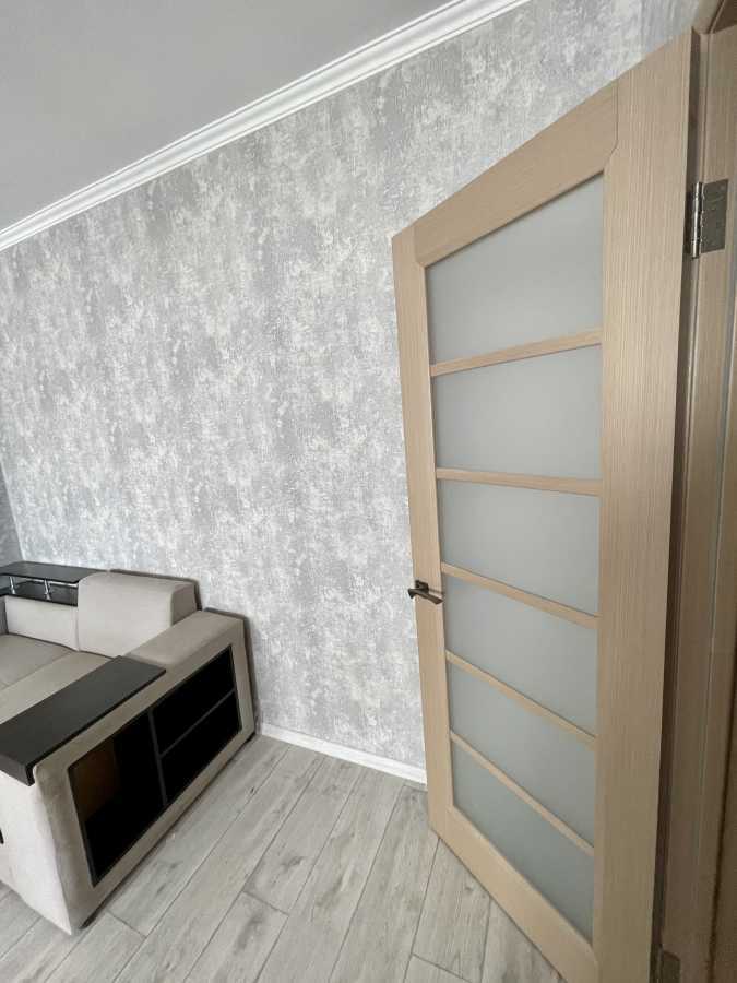 Продажа 2-комнатной квартиры 52 м², Сержа Лифаря ул.
