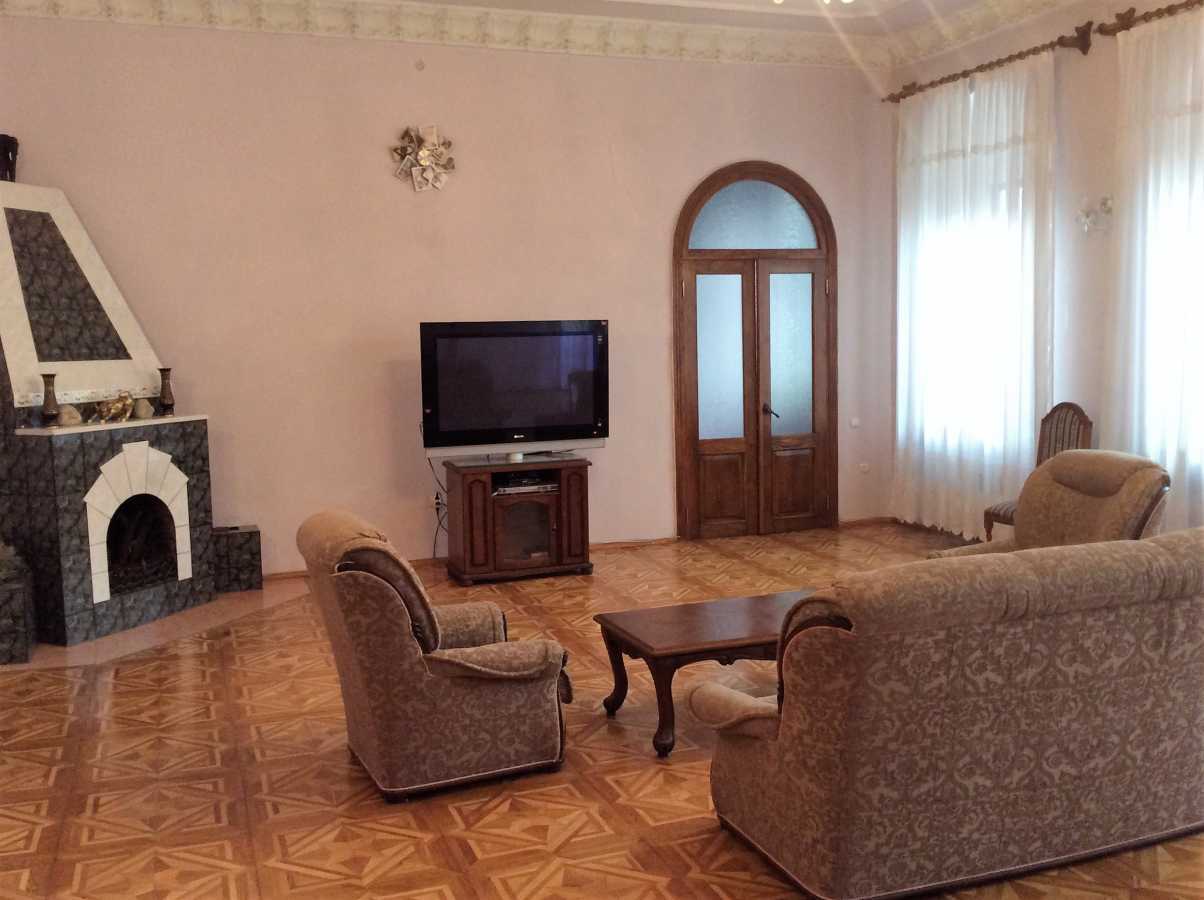 4-комнатная квартира посуточно 200 м², Лермонтовский пер., 13
