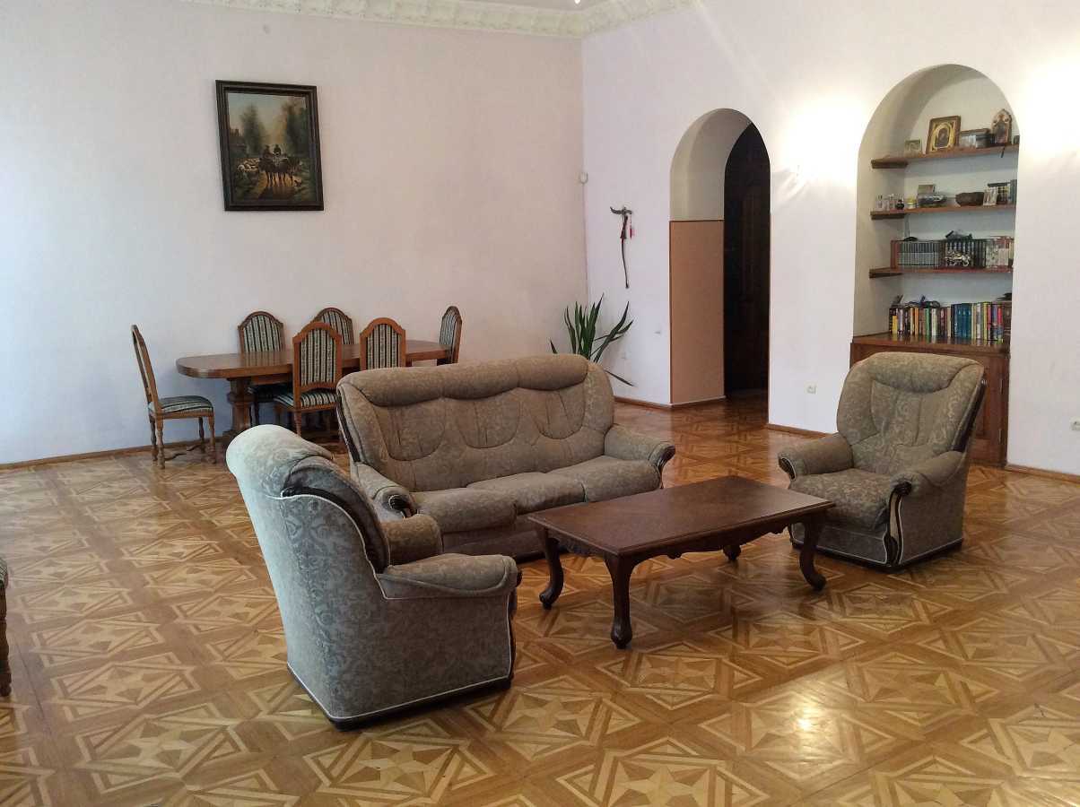 4-комнатная квартира посуточно 200 м², Лермонтовский пер., 13