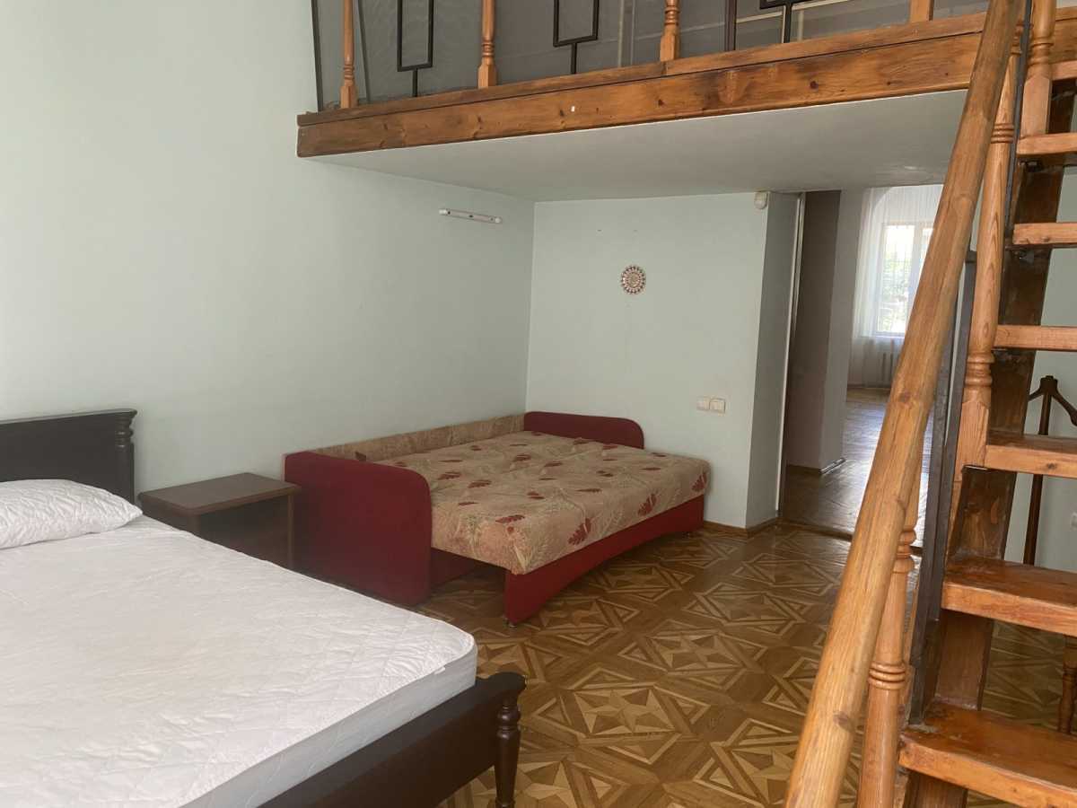 4-комнатная квартира посуточно 200 м², Лермонтовский пер., 13