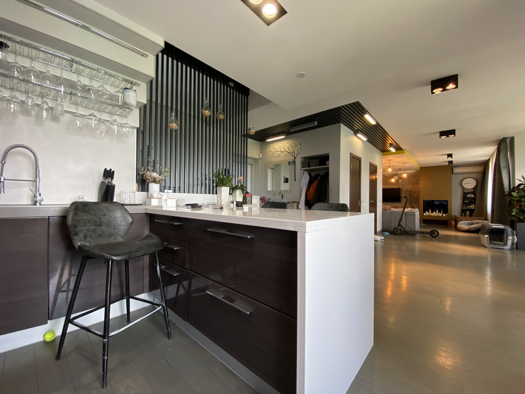 Продаж 4-кімнатної квартири 222 м², Микільсько-Слобідська вул., 4Д