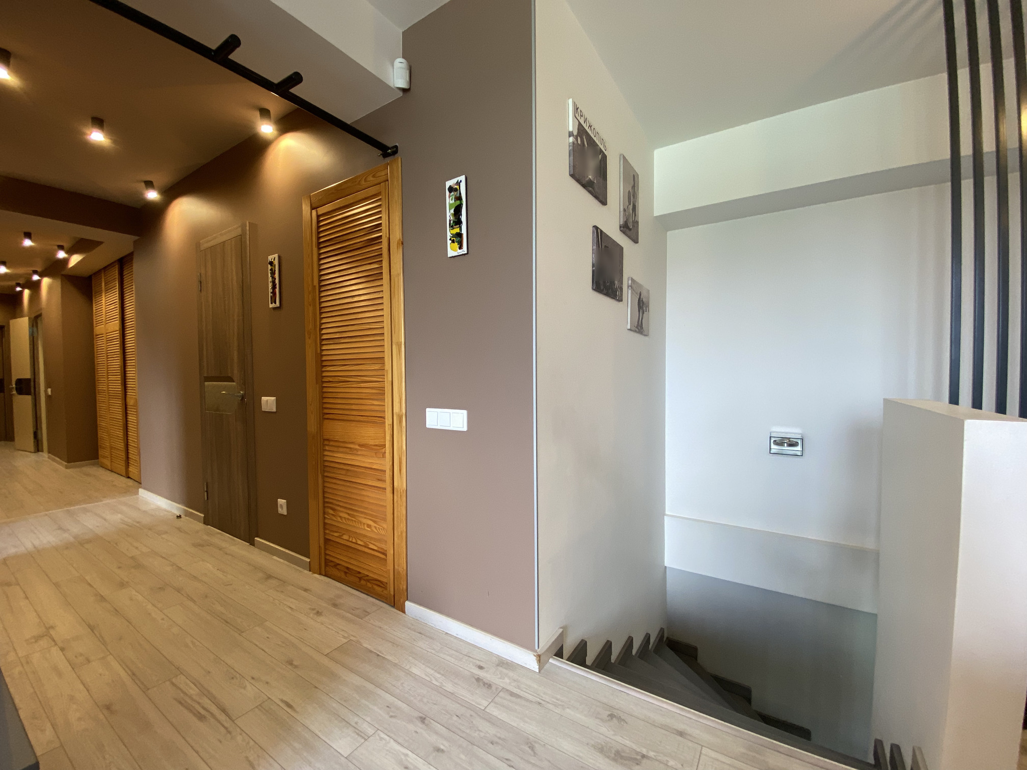 Продаж 4-кімнатної квартири 222 м², Микільсько-Слобідська вул., 4Д