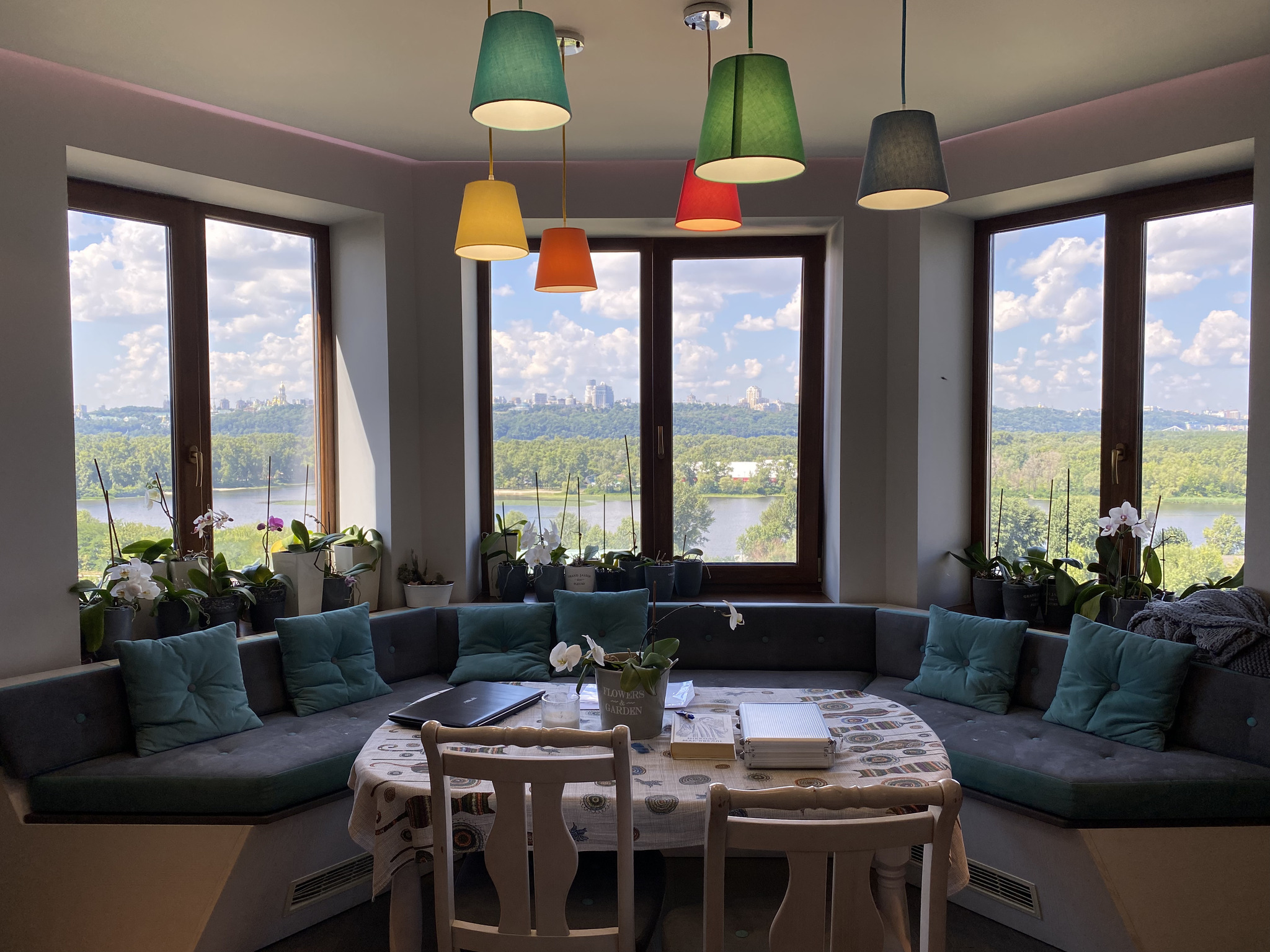 Продаж 4-кімнатної квартири 222 м², Микільсько-Слобідська вул., 4Д