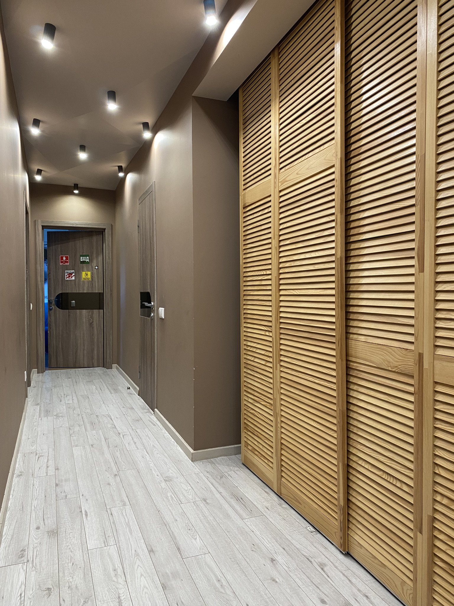 Продаж 4-кімнатної квартири 222 м², Микільсько-Слобідська вул., 4Д