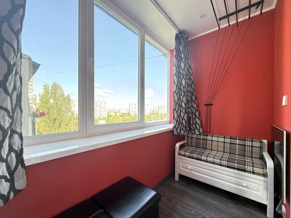 Продаж 2-кімнатної квартири 45.5 м², Павла Тичини просп., 9