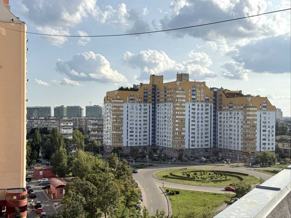 Продаж 2-кімнатної квартири 45.5 м², Павла Тичини просп., 9