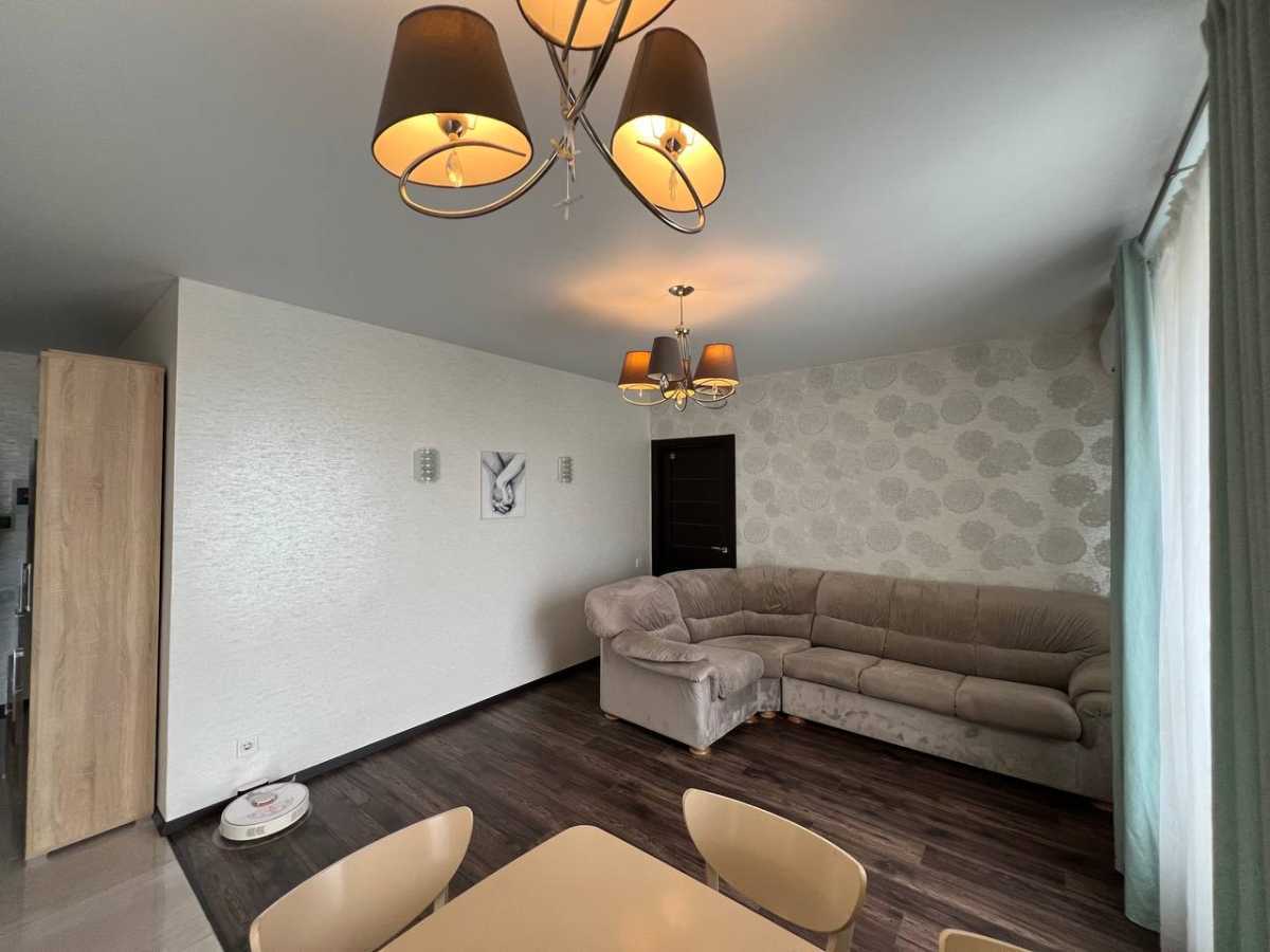 Продаж 4-кімнатної квартири 101.8 м², Богдана Хмельницького, 11б