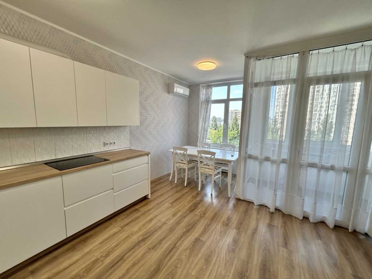 Продажа 3-комнатной квартиры 88 м², Евгения Сверстюка ул., 6А