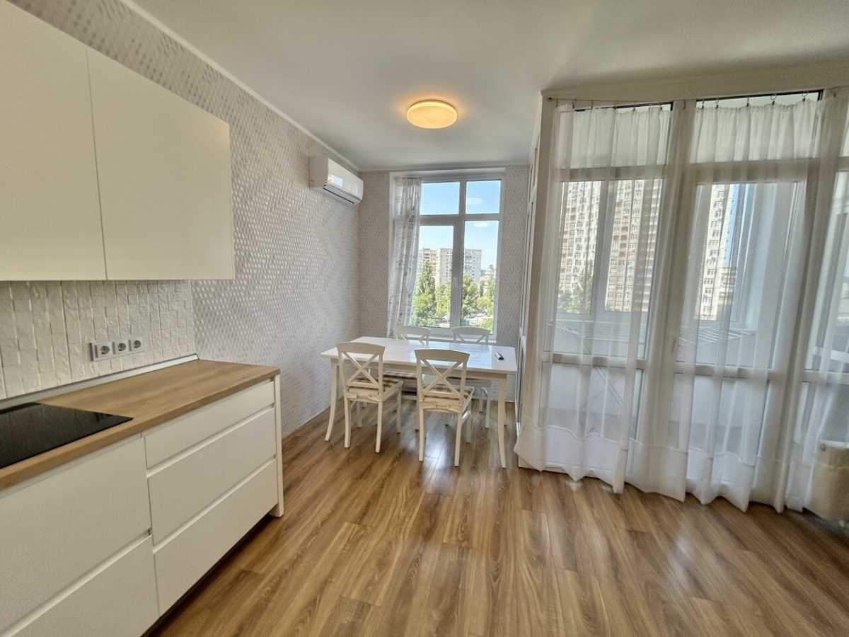 Продажа 3-комнатной квартиры 88 м², Евгения Сверстюка ул., 6А