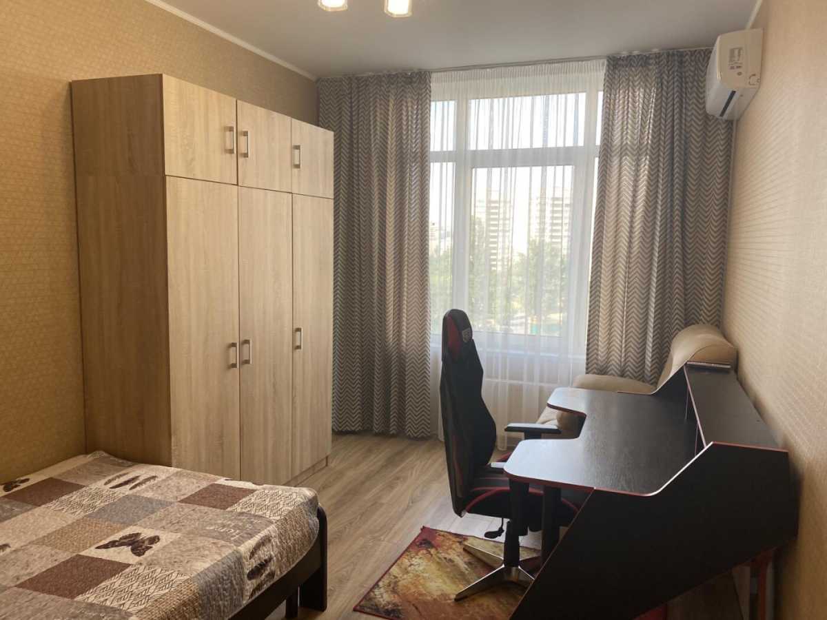 Продажа 3-комнатной квартиры 88 м², Евгения Сверстюка ул., 6А