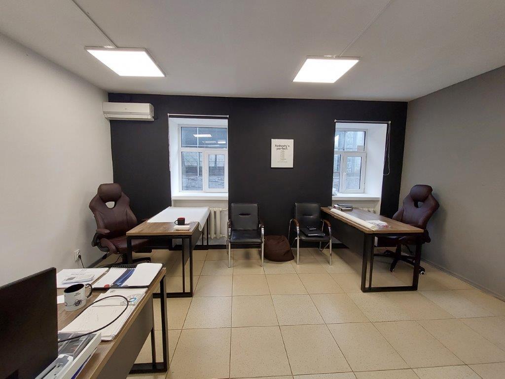 Продаж офісу 172 м², Верхній Вал вул.