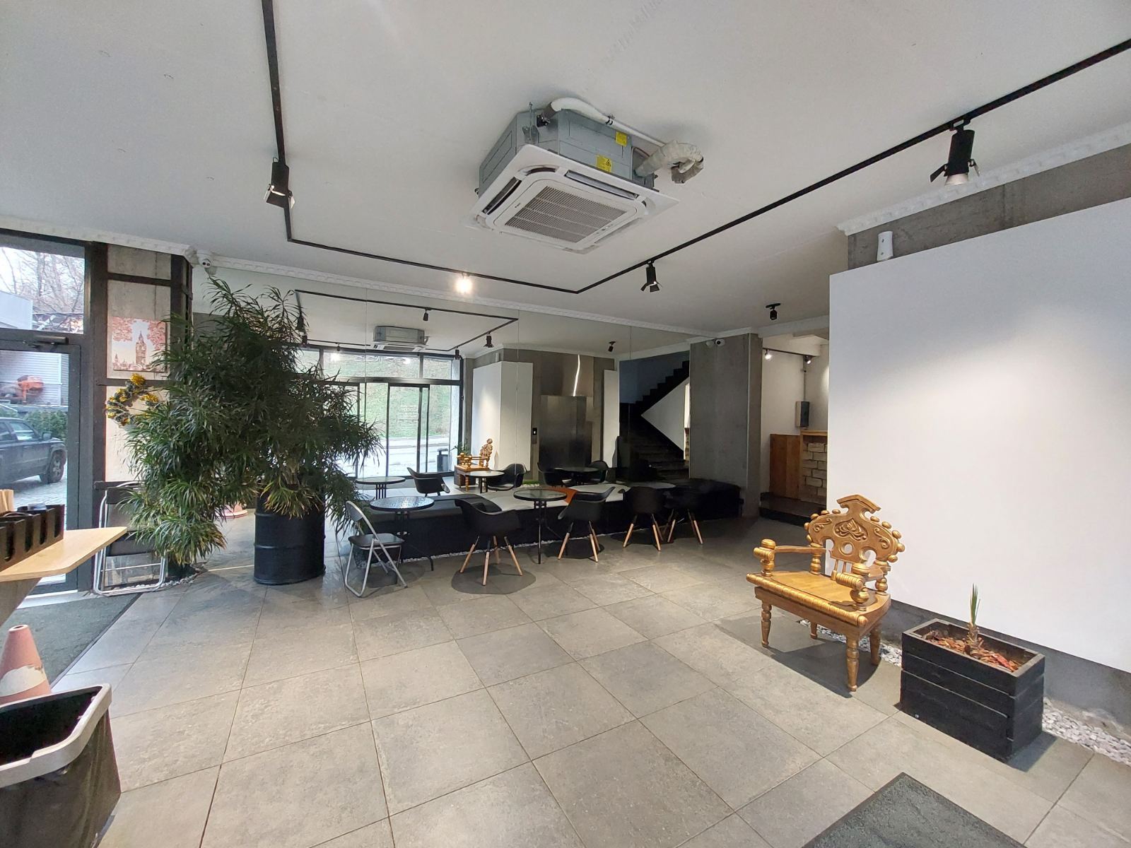 Продажа бизнес-центра 2700 м², Нижнеюрковская ул.