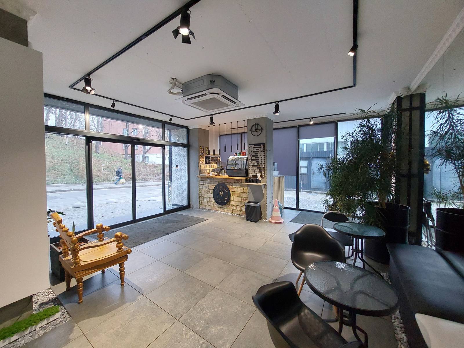 Продажа бизнес-центра 2700 м², Нижнеюрковская ул.