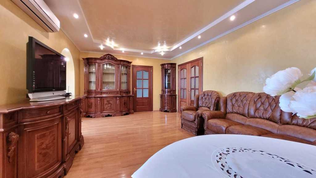 Продажа 3-комнатной квартиры 111 м², Леваневского ул., 7
