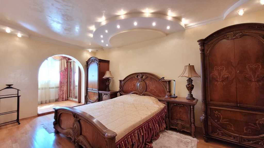 Продажа 3-комнатной квартиры 111 м², Леваневского ул., 7