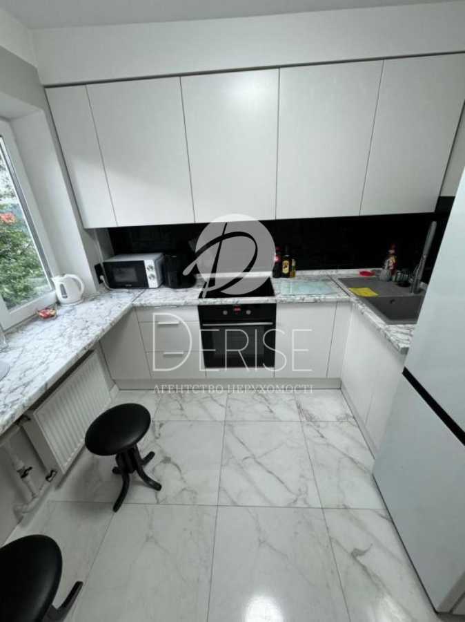 Продажа 3-комнатной квартиры 58 м², Победы просп., 27
