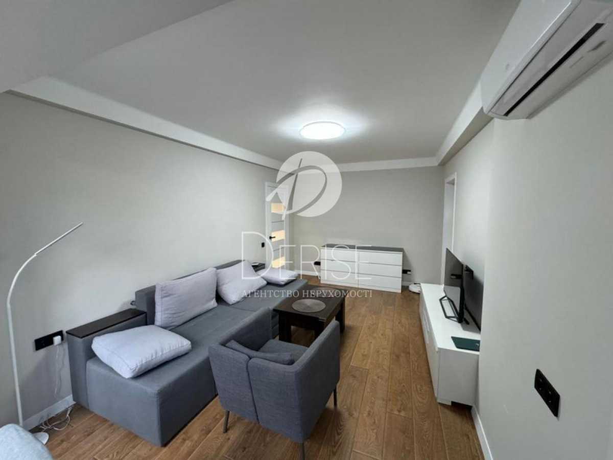 Продажа 3-комнатной квартиры 58 м², Победы просп., 27