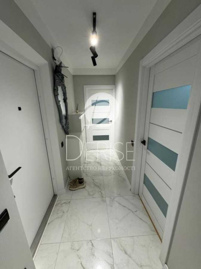 Продажа 3-комнатной квартиры 58 м², Победы просп., 27