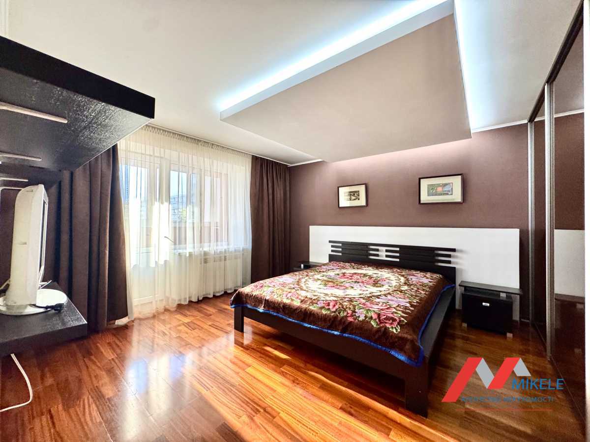 Продаж 2-кімнатної квартири 53 м², Павла Тичини просп., 4