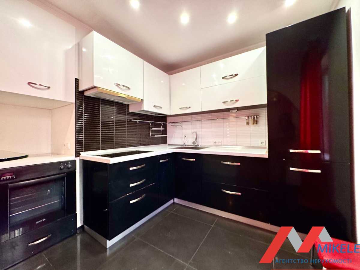 Продаж 2-кімнатної квартири 53 м², Павла Тичини просп., 4