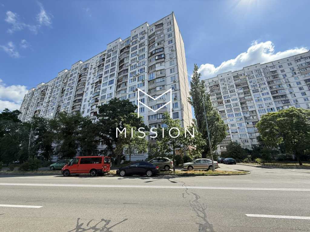 Продажа 3-комнатной квартиры 71 м², Князя Романа Мстиславича, 8