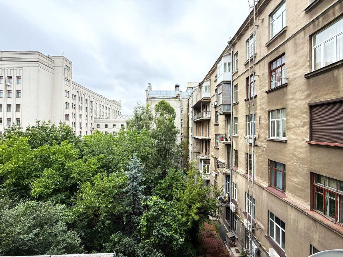 Продажа 3-комнатной квартиры 89.1 м², Банковая ул., 3