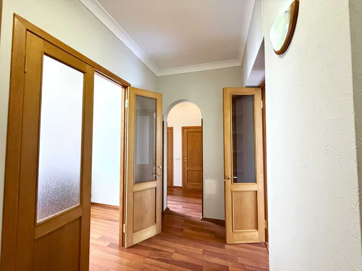 Продажа 3-комнатной квартиры 89.1 м², Банковая ул., 3