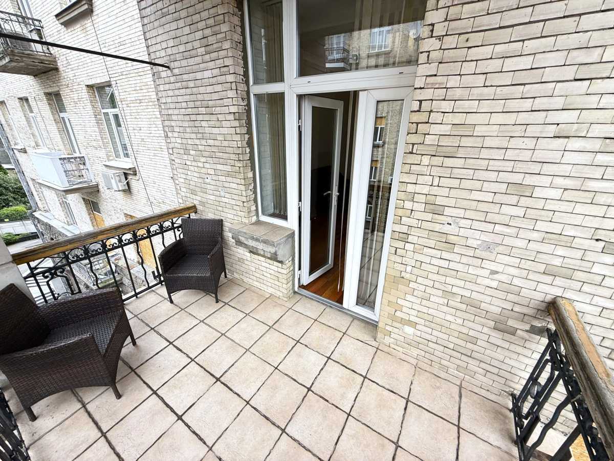 Продажа 3-комнатной квартиры 89.1 м², Банковая ул., 3