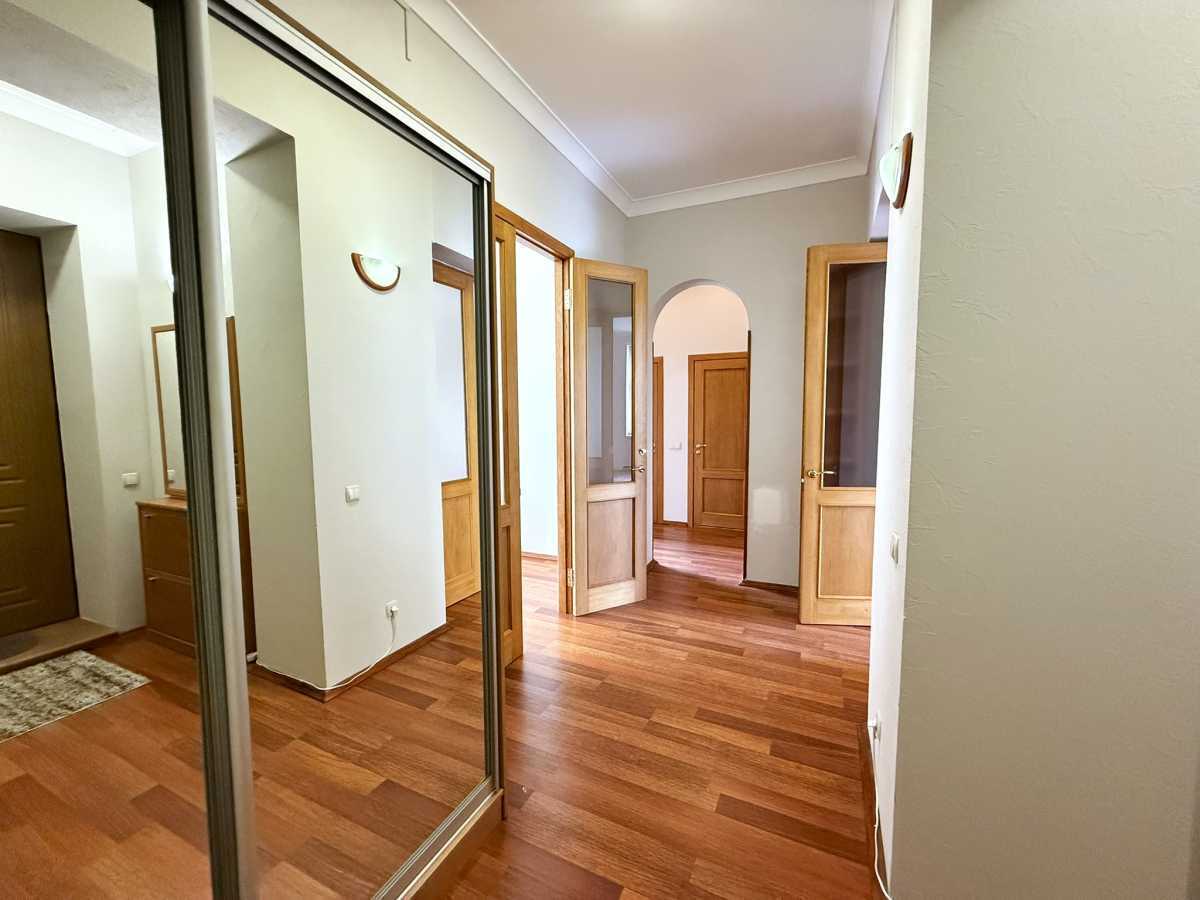 Продажа 3-комнатной квартиры 89.1 м², Банковая ул., 3