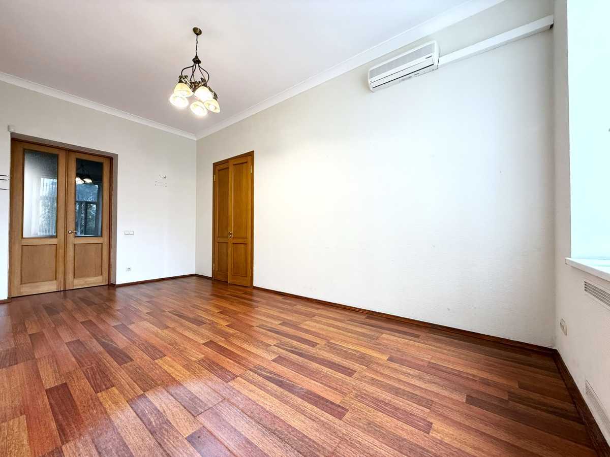 Продажа 3-комнатной квартиры 89.1 м², Банковая ул., 3