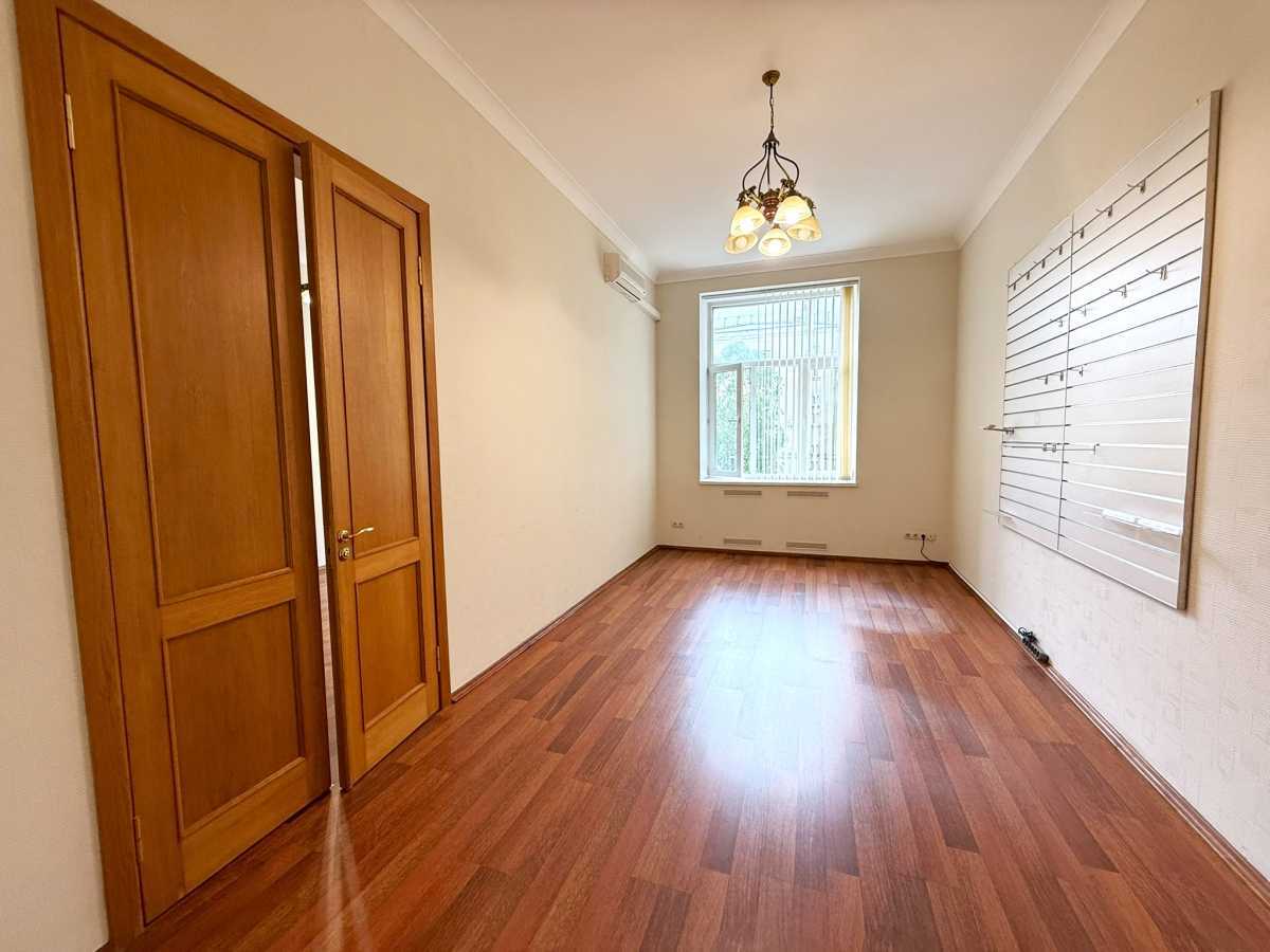 Продажа 3-комнатной квартиры 89.1 м², Банковая ул., 3