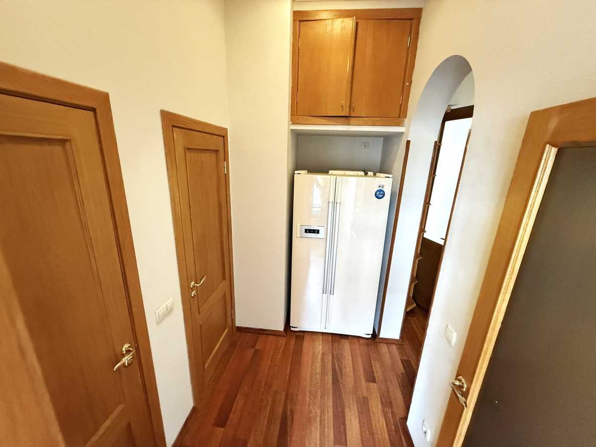 Продажа 3-комнатной квартиры 89.1 м², Банковая ул., 3