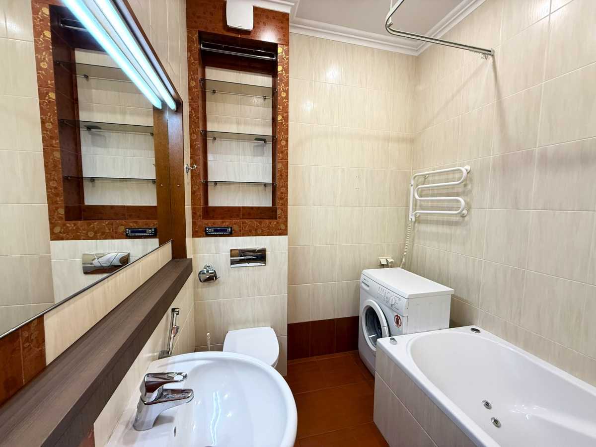 Продажа 3-комнатной квартиры 89.1 м², Банковая ул., 3