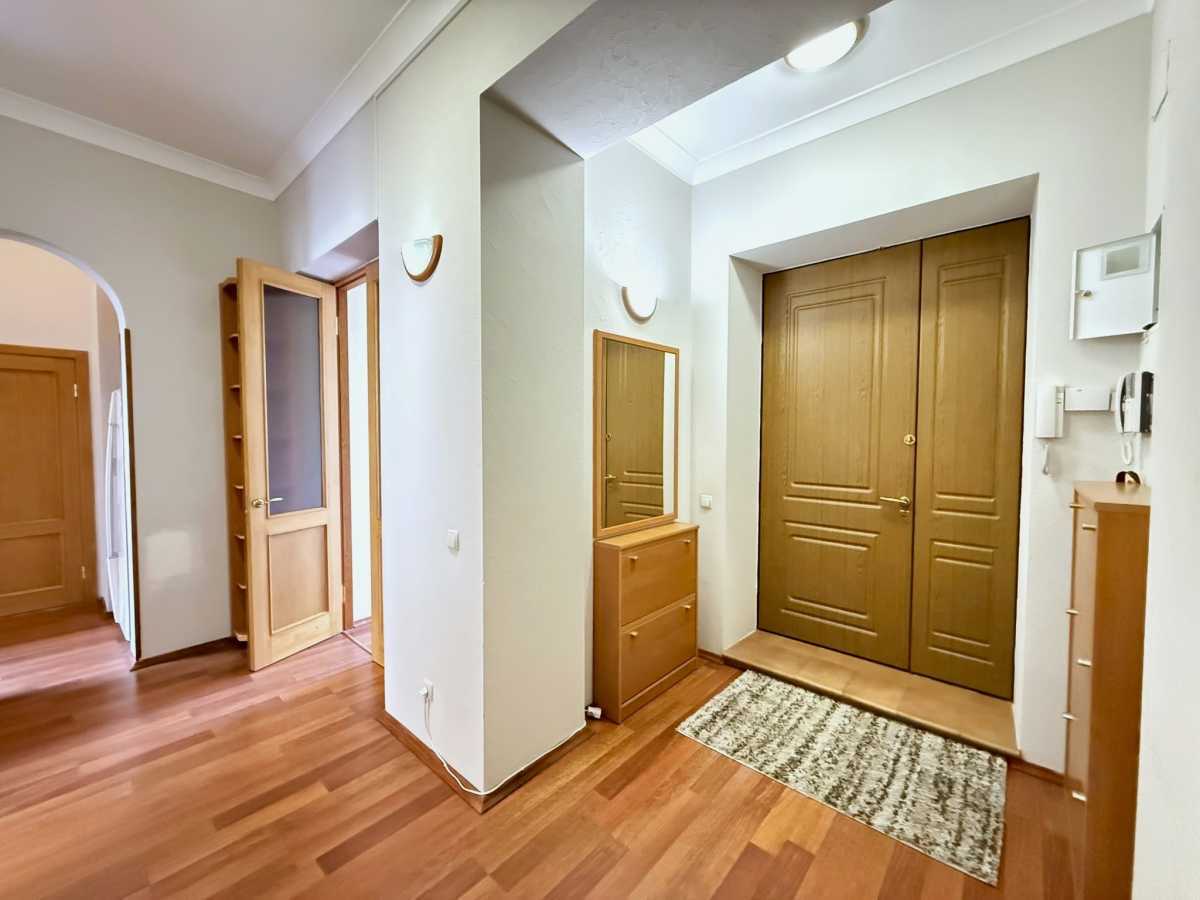 Продажа 3-комнатной квартиры 89.1 м², Банковая ул., 3