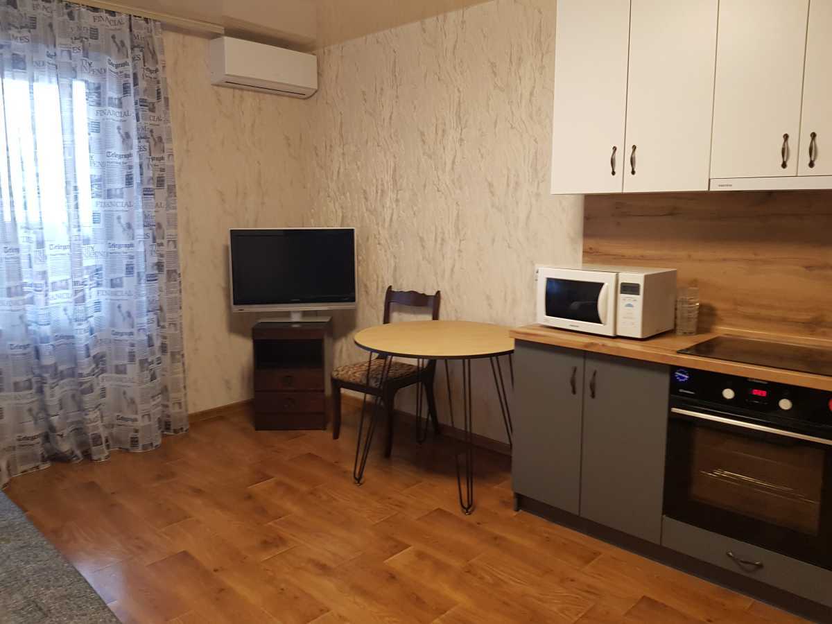 Оренда 1-кімнатної квартири 50 м², Ревуцького вул., 54