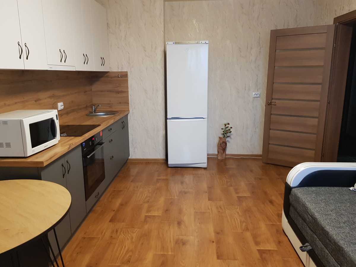 Оренда 1-кімнатної квартири 50 м², Ревуцького вул., 54
