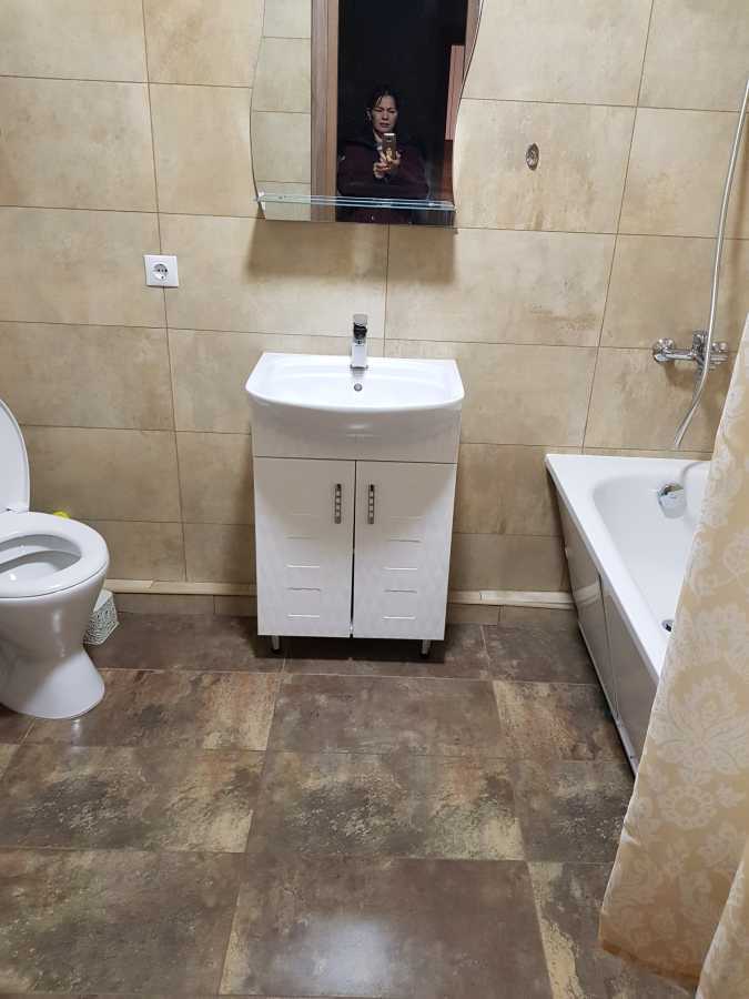 Оренда 1-кімнатної квартири 50 м², Ревуцького вул., 54