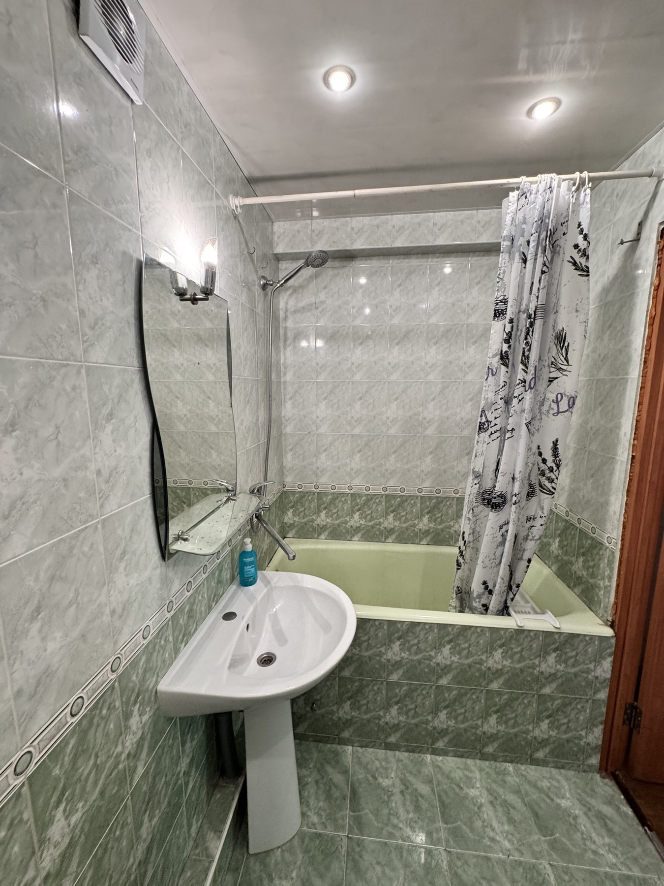 Продаж 3-кімнатної квартири 72 м², Калинова вул., 53