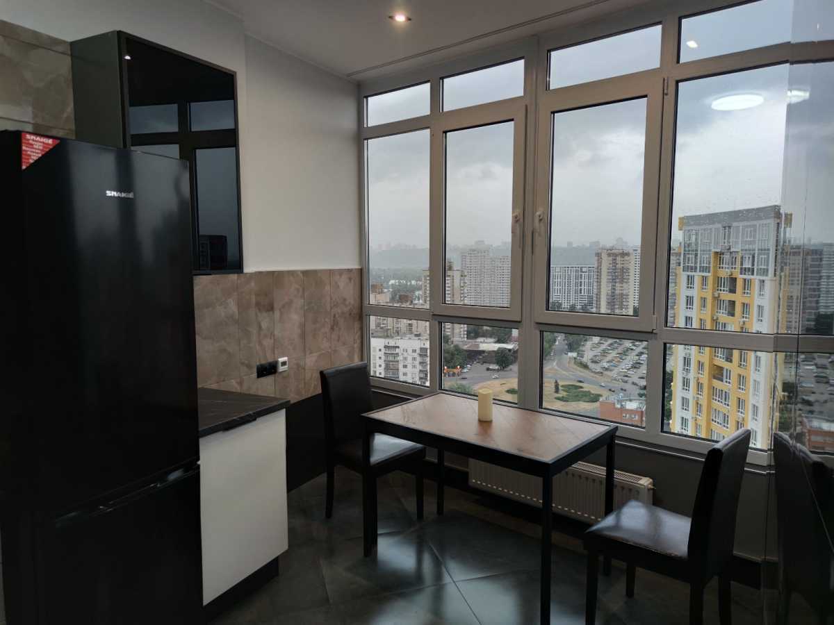 Продажа 3-комнатной квартиры 83 м², Каховская ул., 62